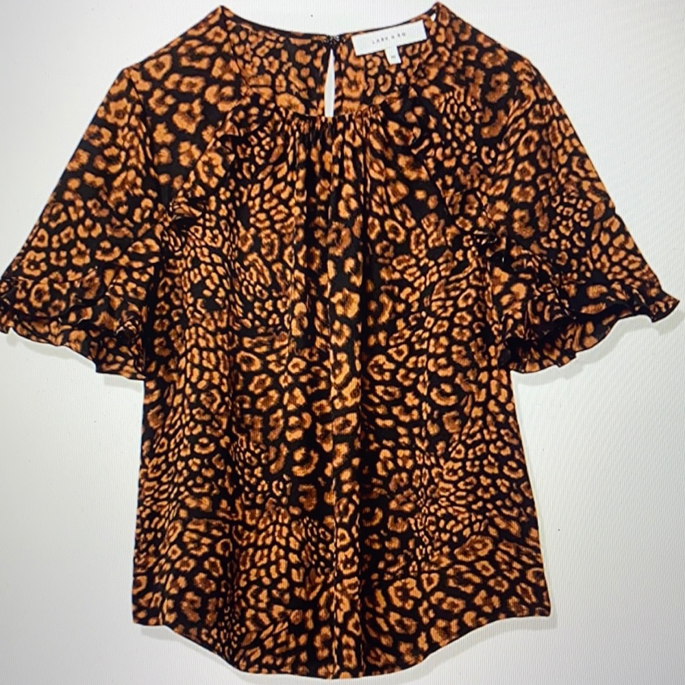 NWT Lark & Ro half sleeve blouse with ruffle details